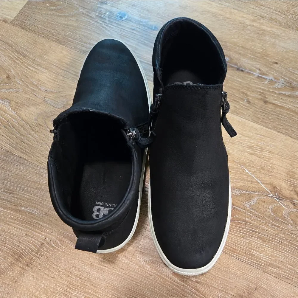 Gianni Bini Black Sneakers with Modern Zipper Design